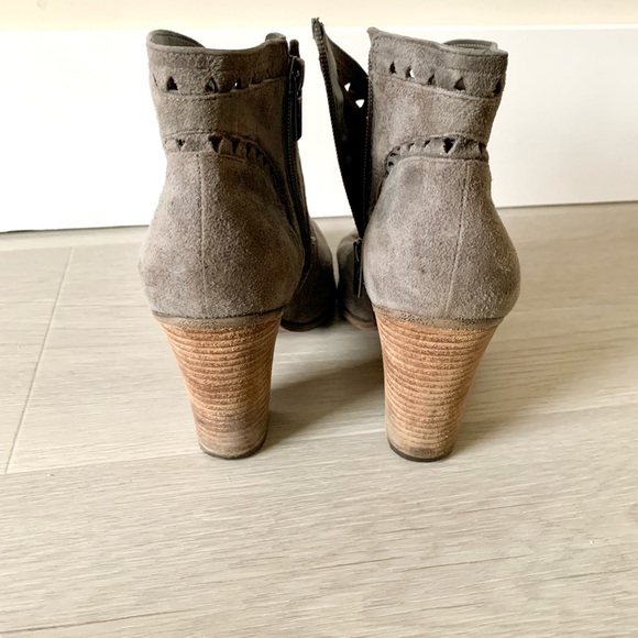 Vince Camuto Fritan Leather Ankle Booties Size 8.5 - Picture 4 of 6